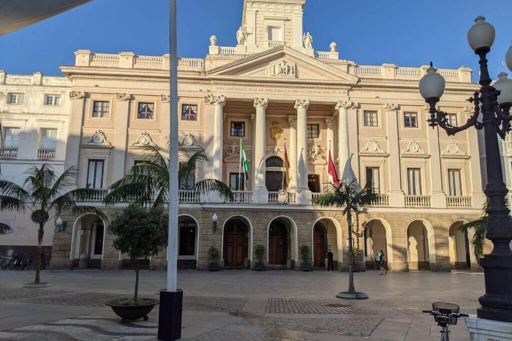 Lindo Apartamento En El Centro Historico De Cadiz Bagian luar foto