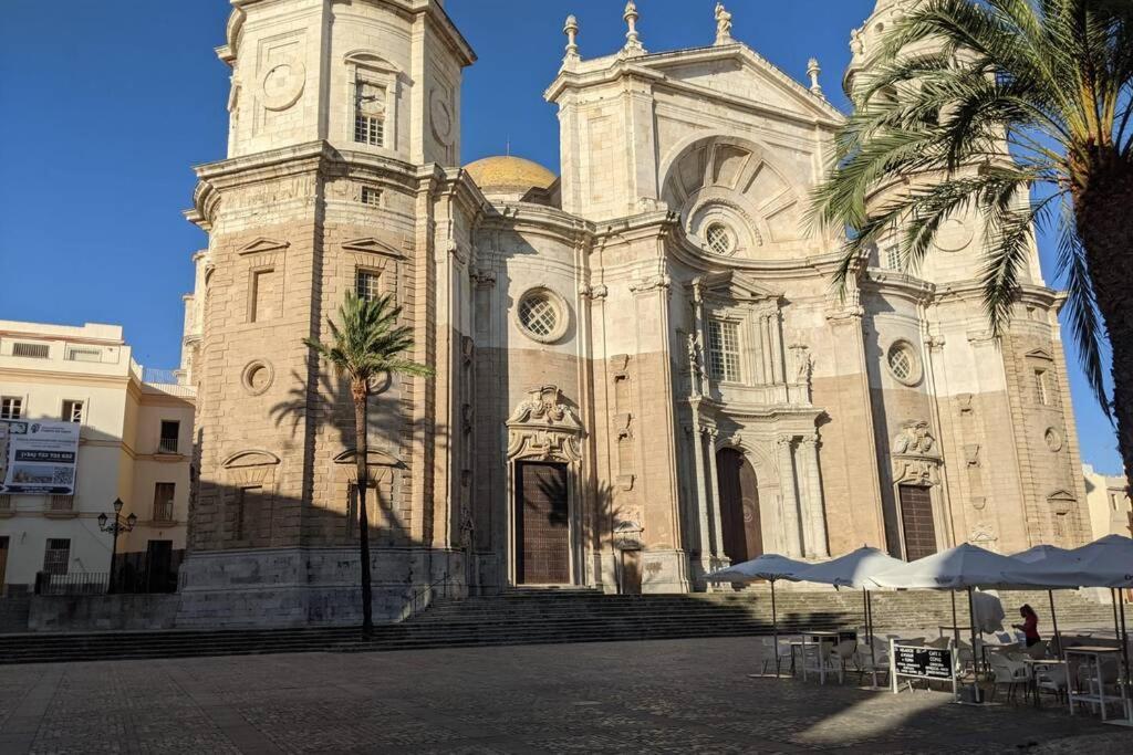 Lindo Apartamento En El Centro Historico De Cadiz Bagian luar foto